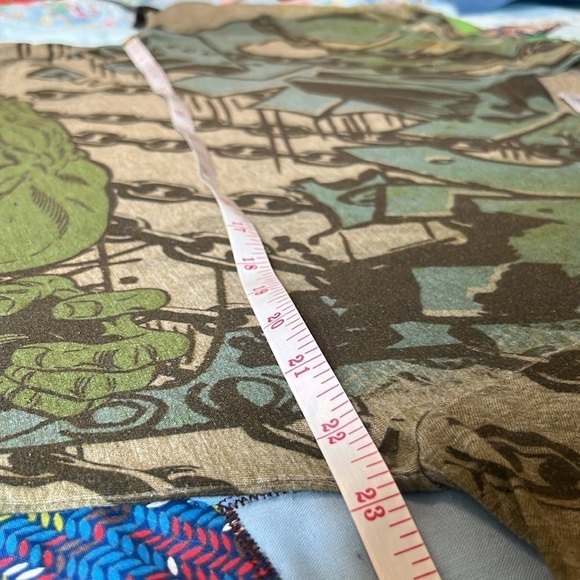 Marvel Comics Incredible Hulk Tee - Picture 7 of 8